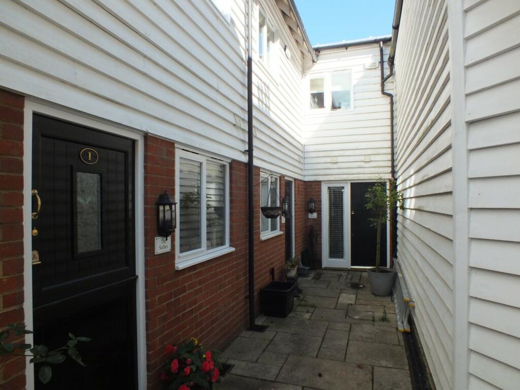 3 bedroom terraced house for rent in High Street, Elham, Canterbury, CT4