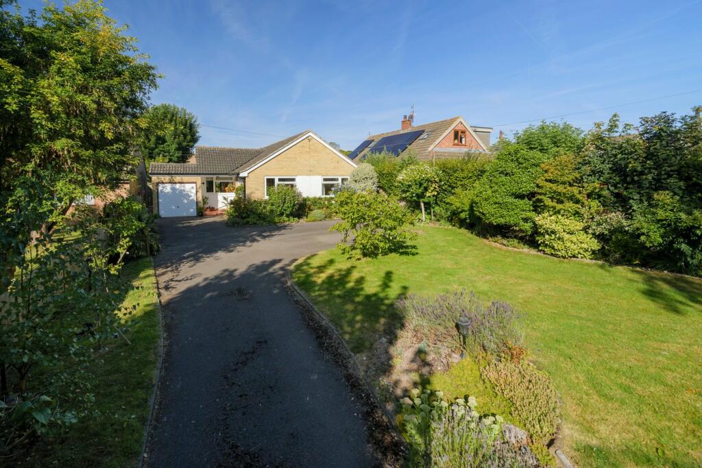 3 bedroom detached bungalow for sale in Woodland Road, Lyminge