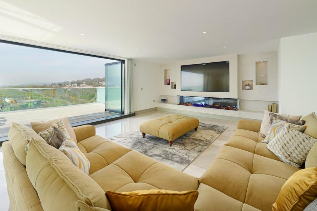 4 bedroom penthouse for sale in Court Road, Hythe, CT21