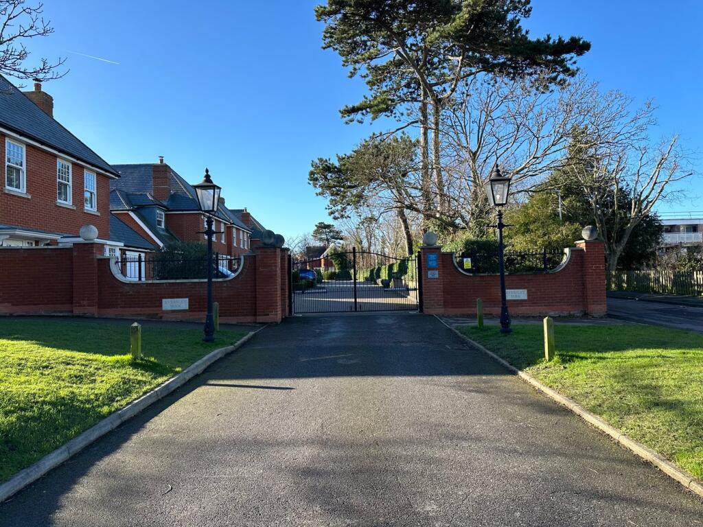 Additional property image - Eversley Park, Sandgate, Folkestone, CT20