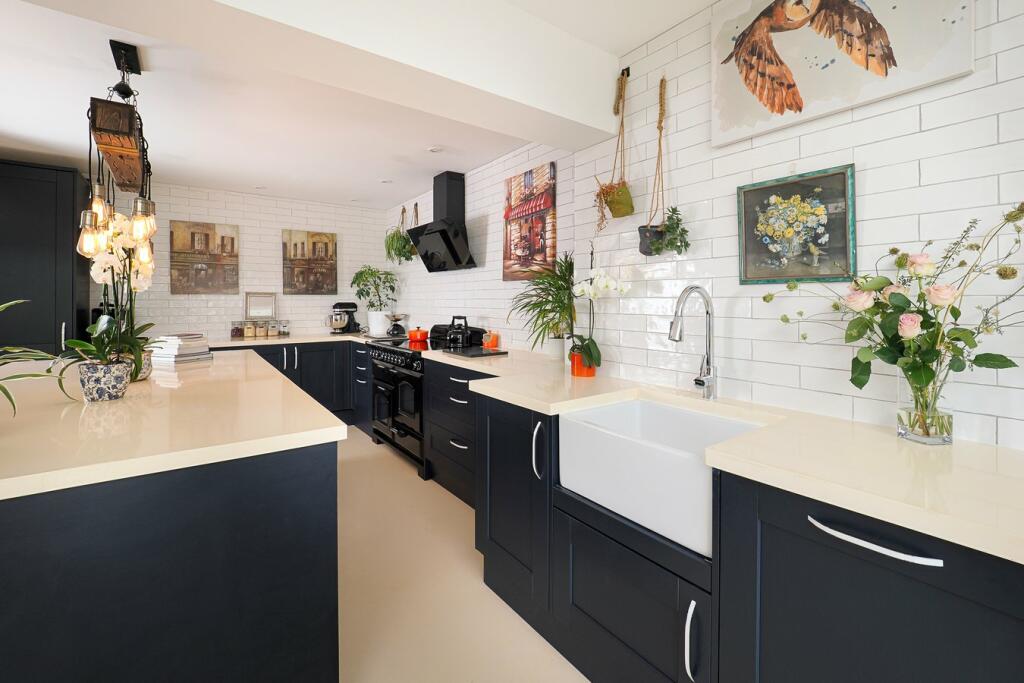 Additional property image - Orchard Valley, Hythe, CT21