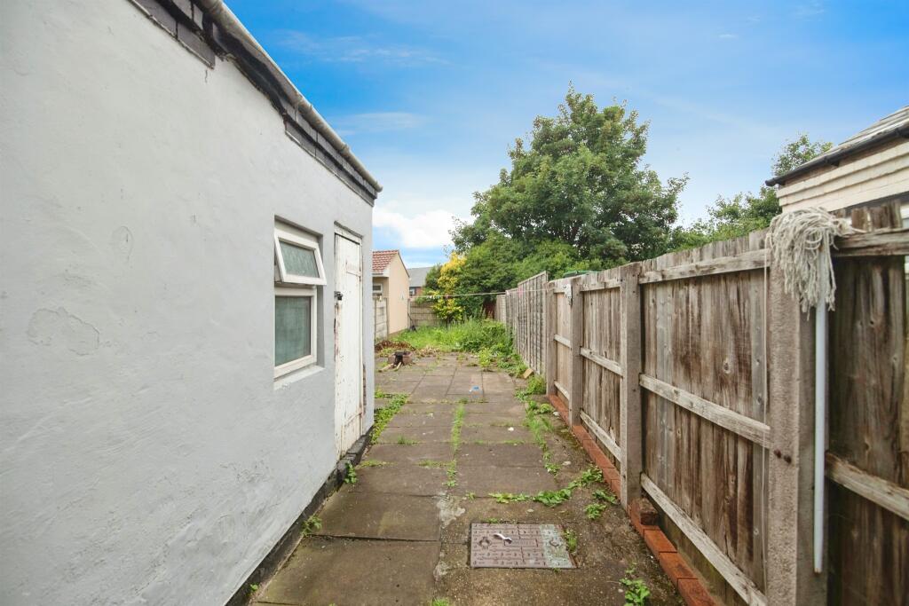 Additional property image - Thompson Road, Oldbury