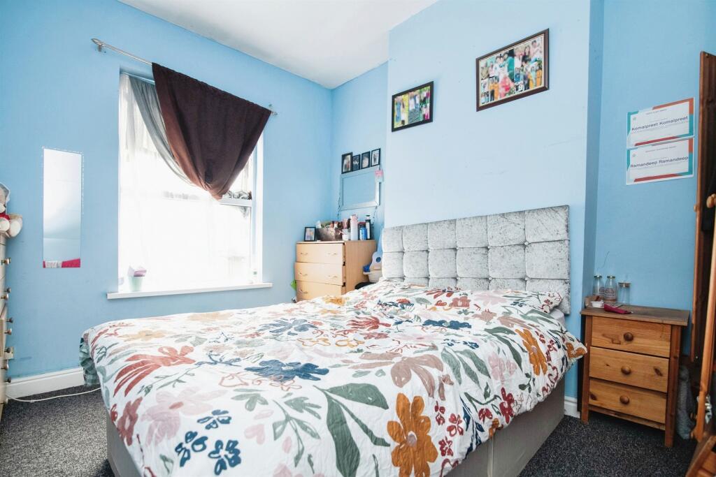 Additional property image - Thompson Road, Oldbury