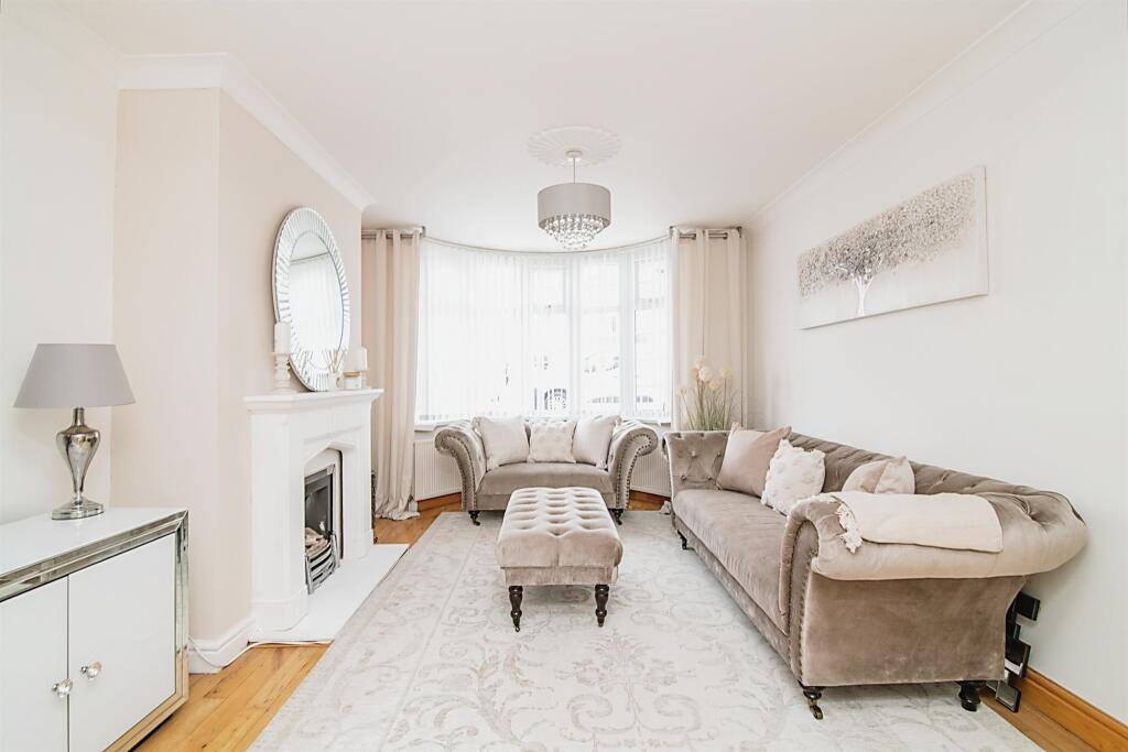 3 bedroom semidetached house for sale in Whitgreave Street, West