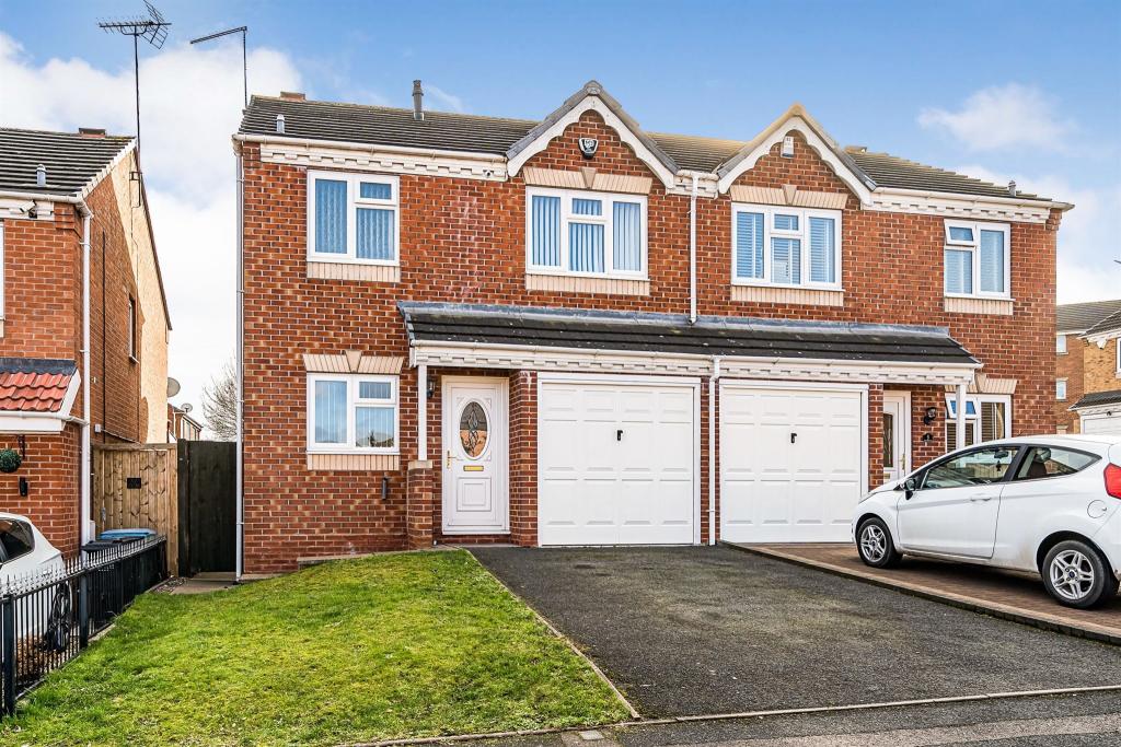 3 bedroom semidetached house for sale in Mytton Grove, Tipton, DY4