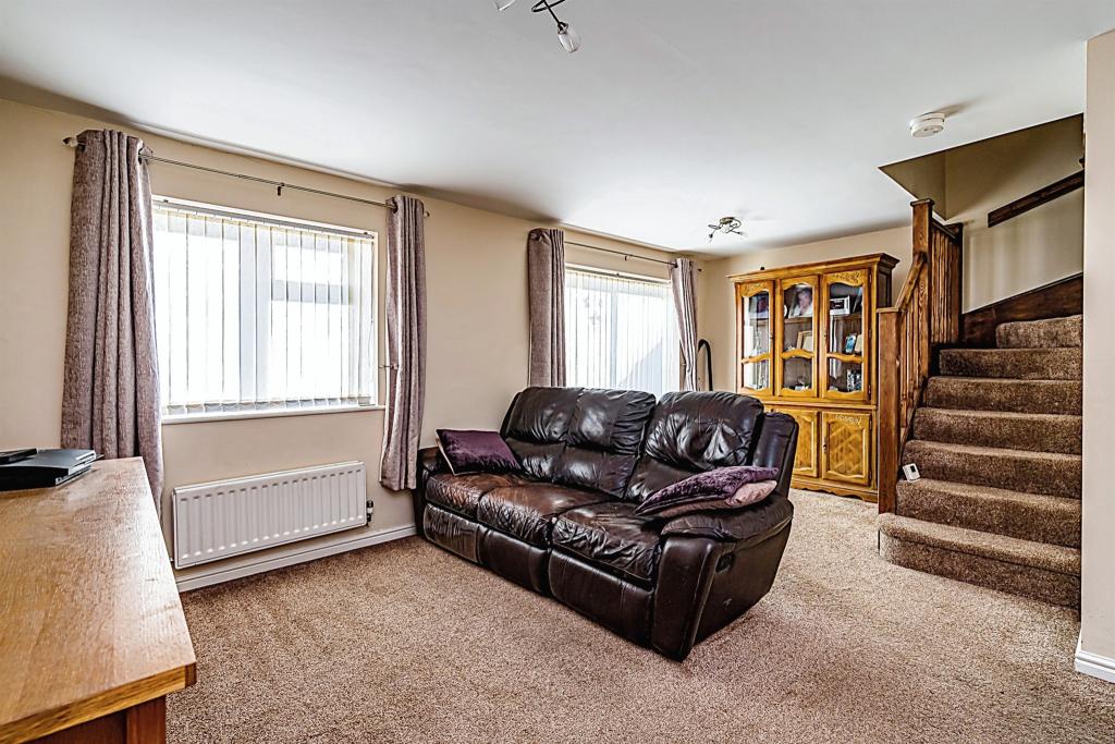 3 bedroom semidetached house for sale in Mytton Grove, Tipton, DY4