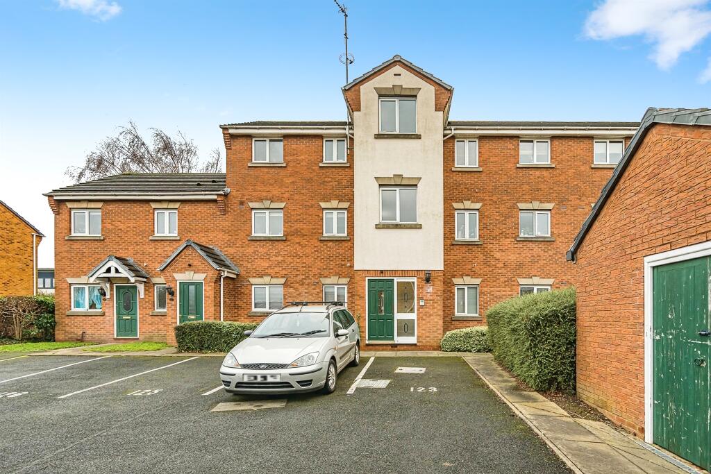 2 bedroom apartment for sale in Rugeley Close, Tipton, DY4