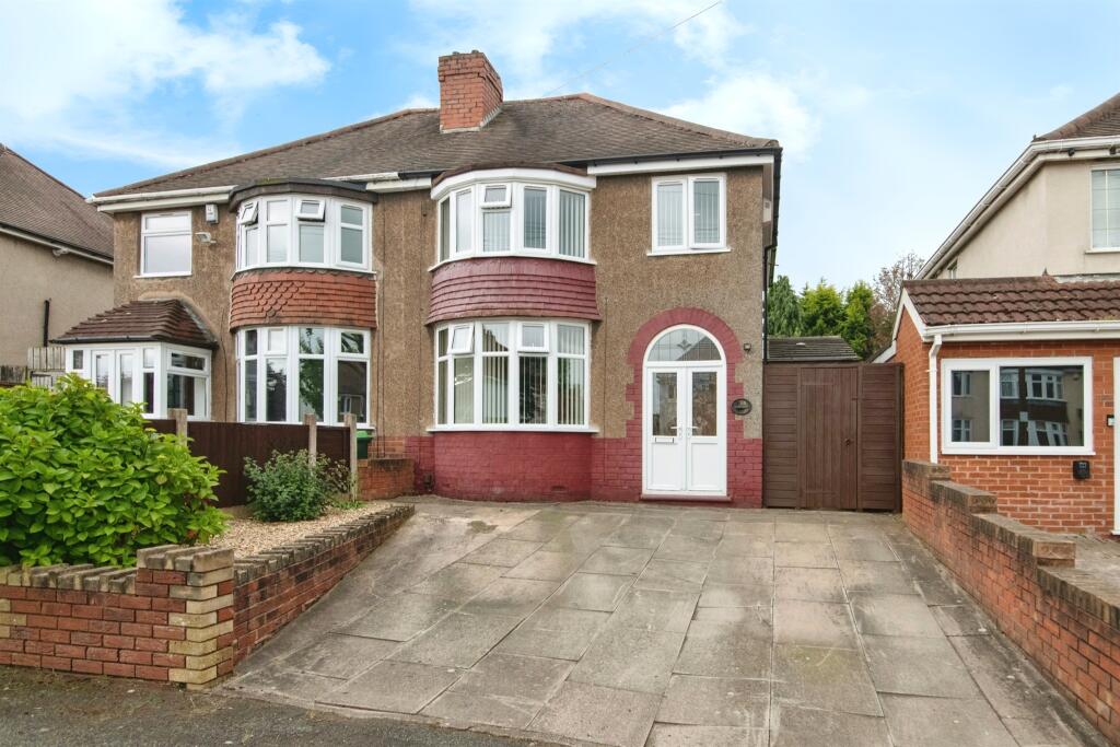 3 bedroom semidetached house for sale in Madin Road, Tipton, DY4