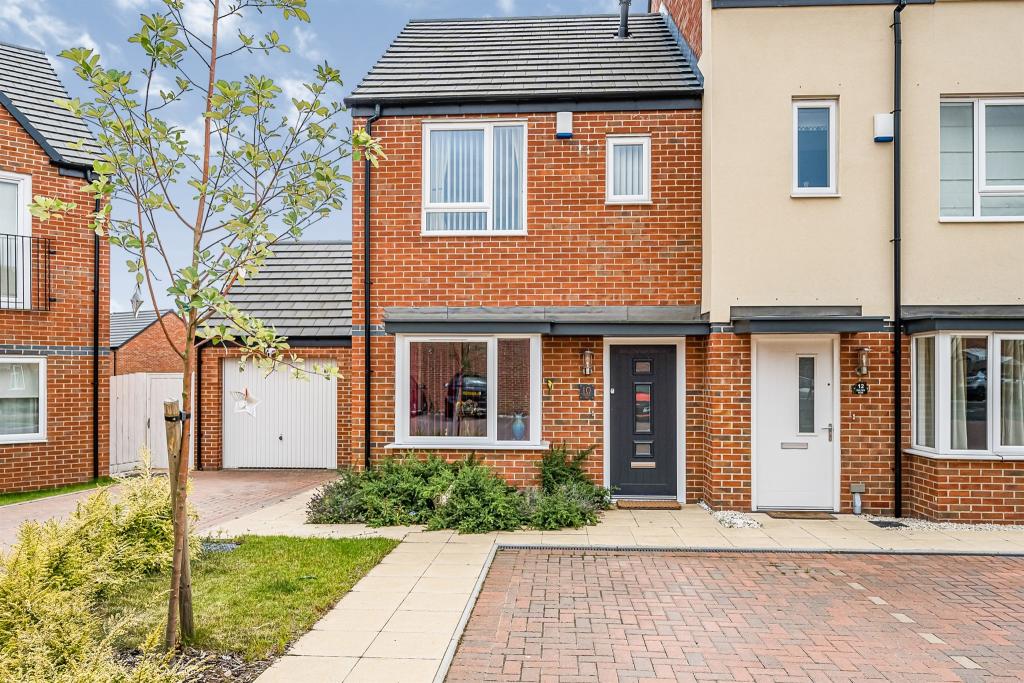 2 bedroom semidetached house for sale in Bolton Rise, Tipton, DY4