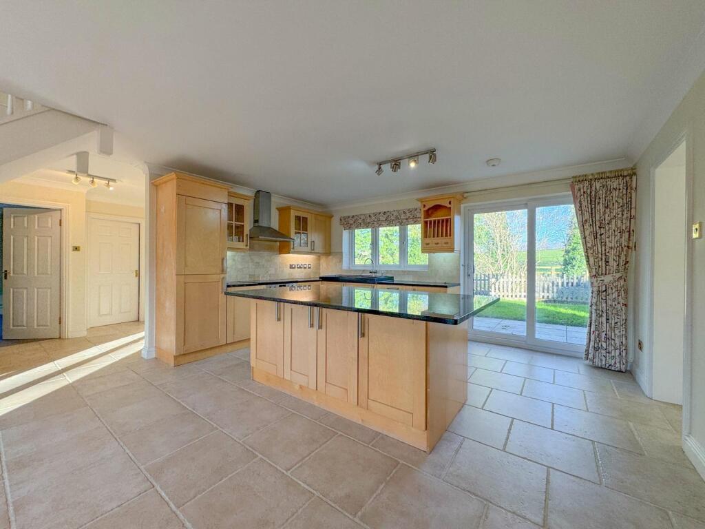Additional property image - Newmarket Road, Cheveley, Newmarket, Suffolk, CB8