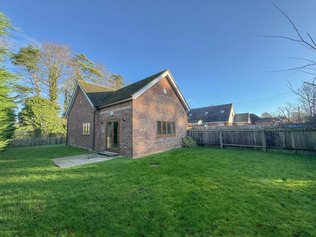 Additional property image - Newmarket Road, Cheveley, Newmarket, Suffolk, CB8
