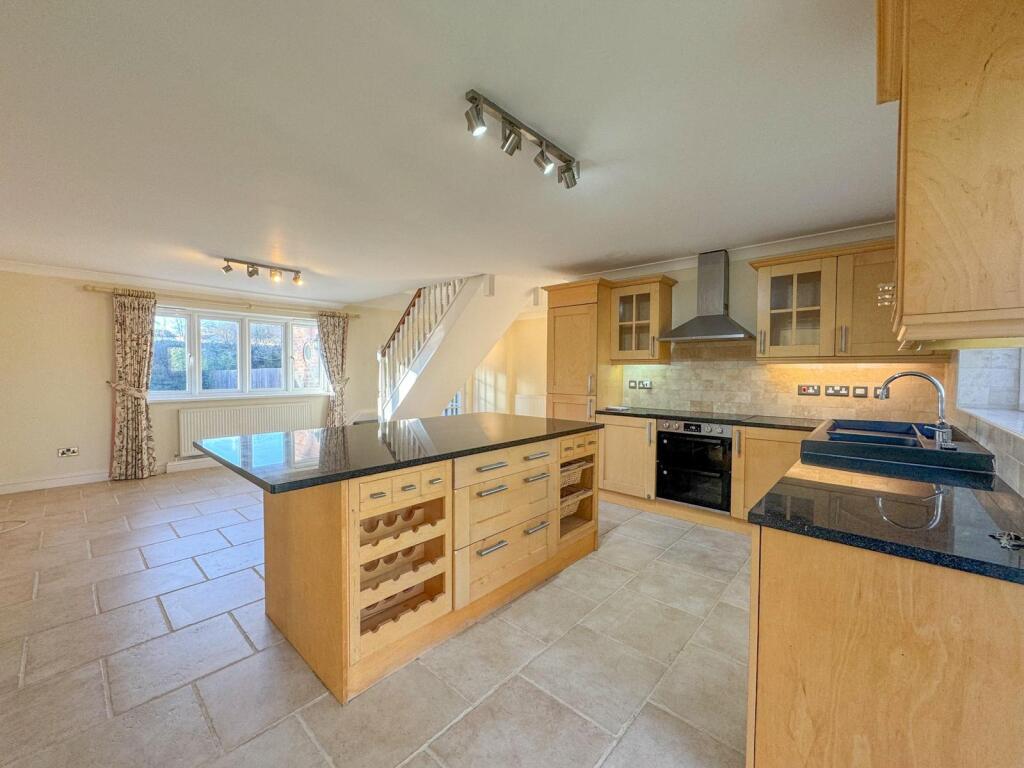 Additional property image - Newmarket Road, Cheveley, Newmarket, Suffolk, CB8