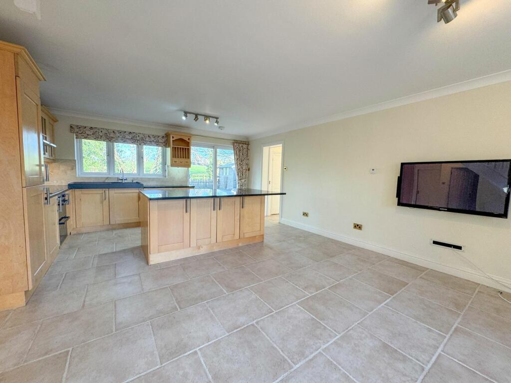 Additional property image - Newmarket Road, Cheveley, Newmarket, Suffolk, CB8