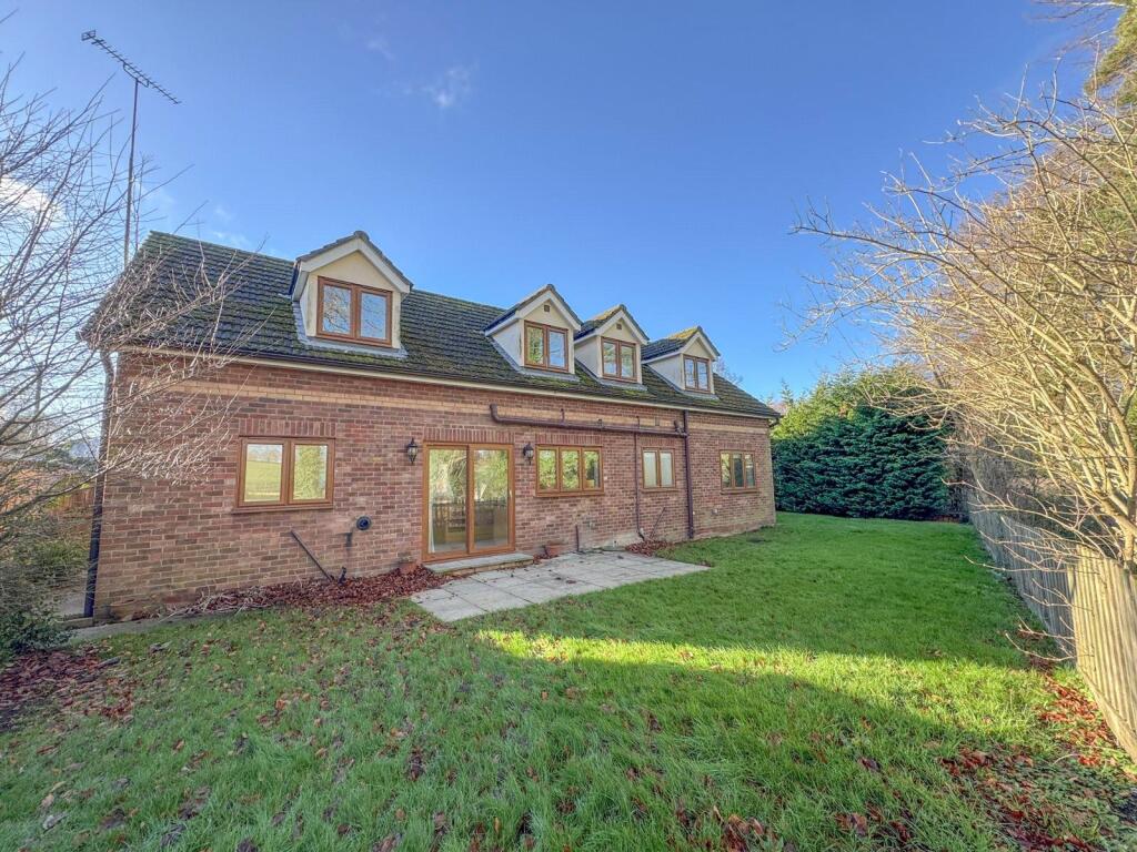 Additional property image - Newmarket Road, Cheveley, Newmarket, Suffolk, CB8