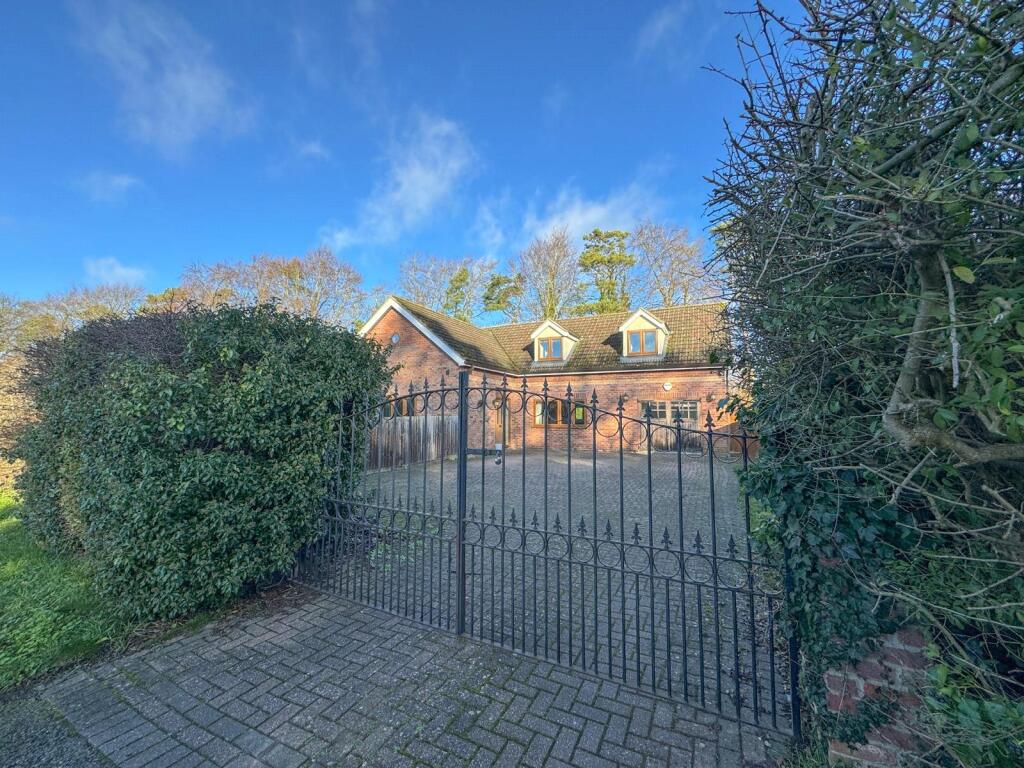 Additional property image - Newmarket Road, Cheveley, Newmarket, Suffolk, CB8