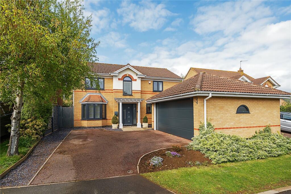 4 bedroom detached house for sale in Far Brook, Brixworth