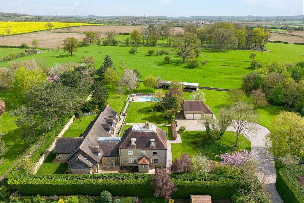 6 bedroom detached house for sale in Lavendon Grange, Olney, Buckinghamshire, MK46