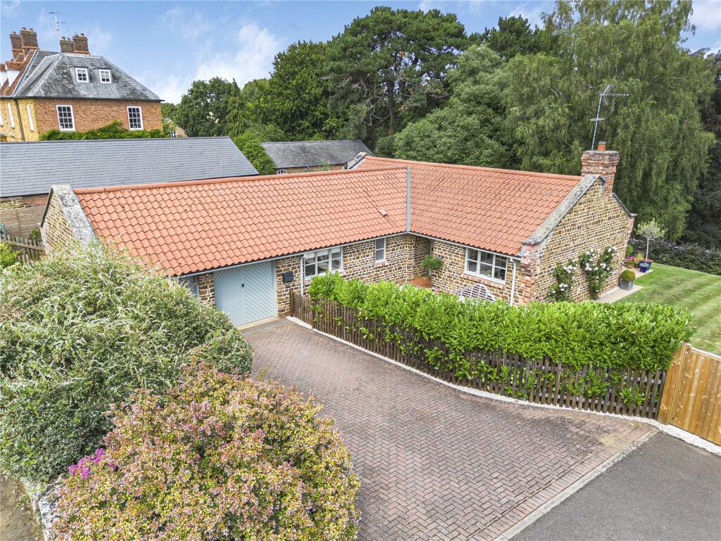 Main image of property: Manor Road, Mears Ashby, Northampton, Northamptonshire, NN6