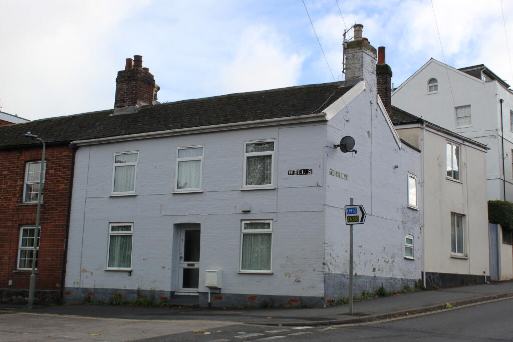 4 bedroom terraced house for sale in Well Street, Exeter, EX4