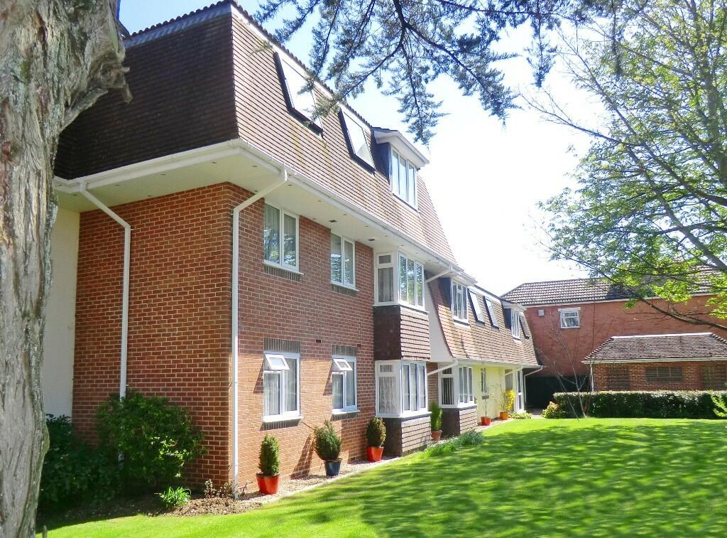 2 bedroom retirement property for sale in Sandringham Court, Avon Road, Bournemouth, BH8