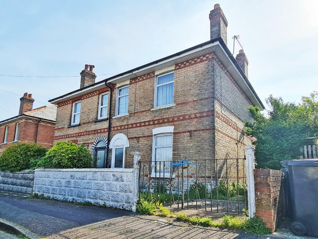 3 bedroom semidetached house for sale in Cranmer Road, Winton