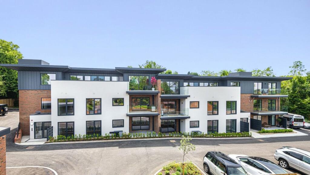 2 bedroom apartment for sale in Asplands Close, Woburn Sands, Milton