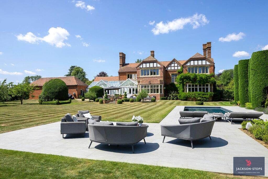 Main image of property: South End, Milton Bryan, MK17