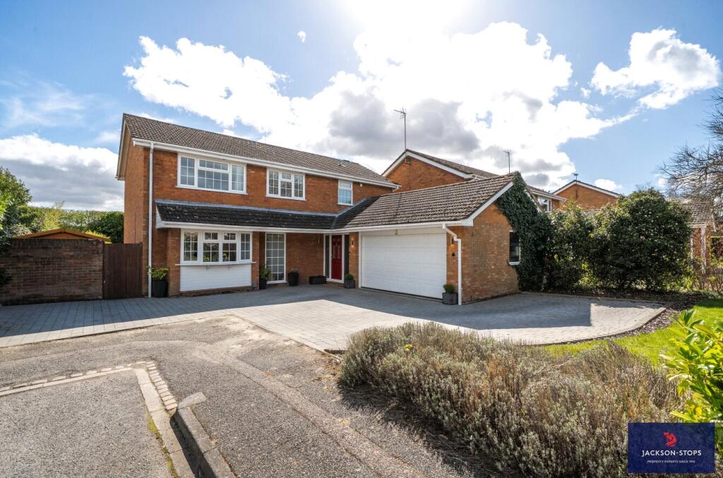 Main image of property: Stratford Close, Toddington, Central Bedfordshire, LU5