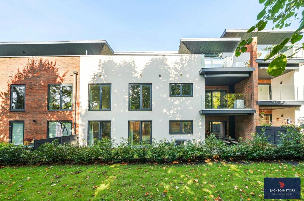 2 bedroom apartment for sale in Asplands Close, Woburn Sands, Milton