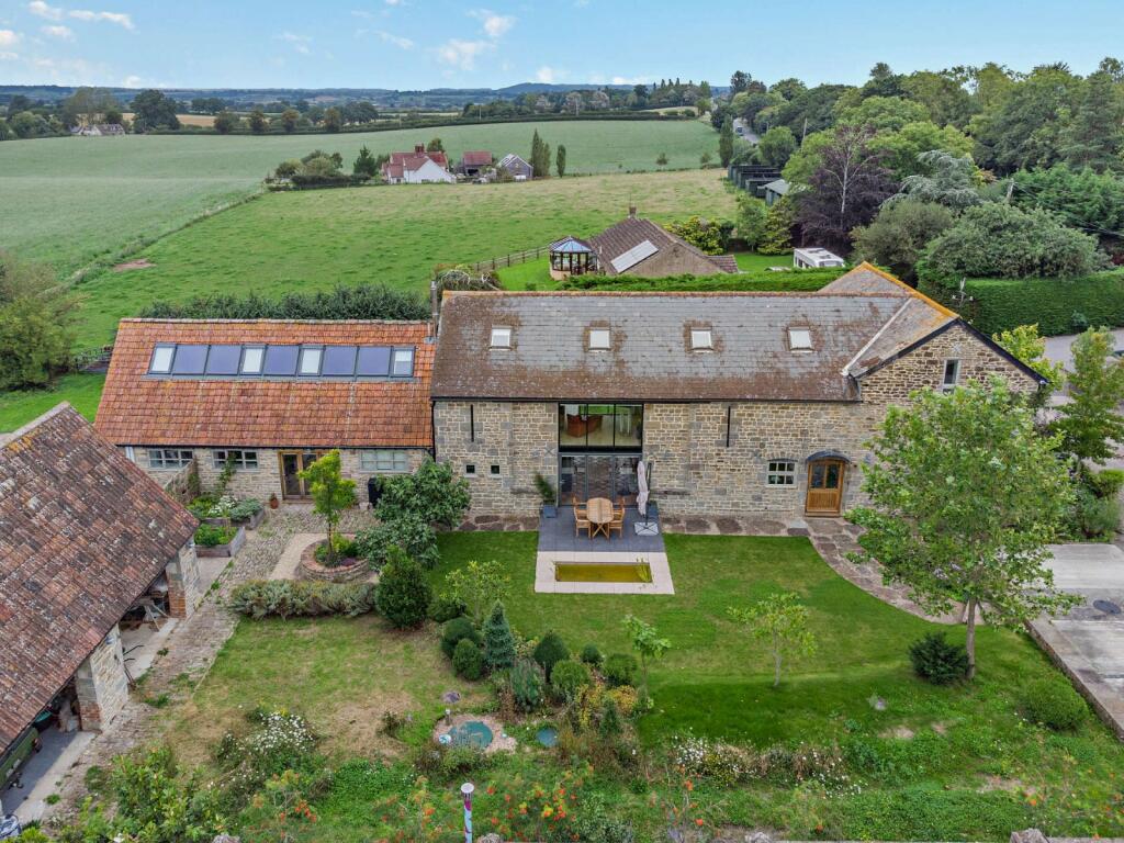 4 bedroom detached house for sale in Thornhill, Stalbridge, Sturminster