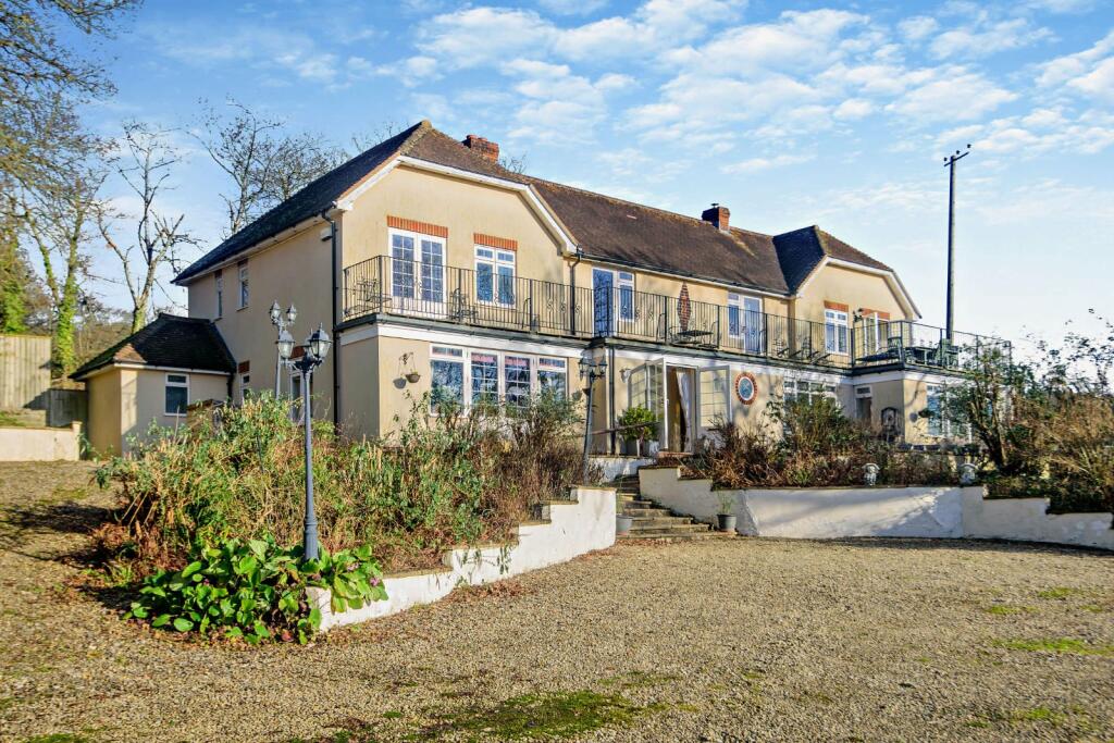 6 bedroom detached house for sale in Underhill, East Knoyle, Salisbury