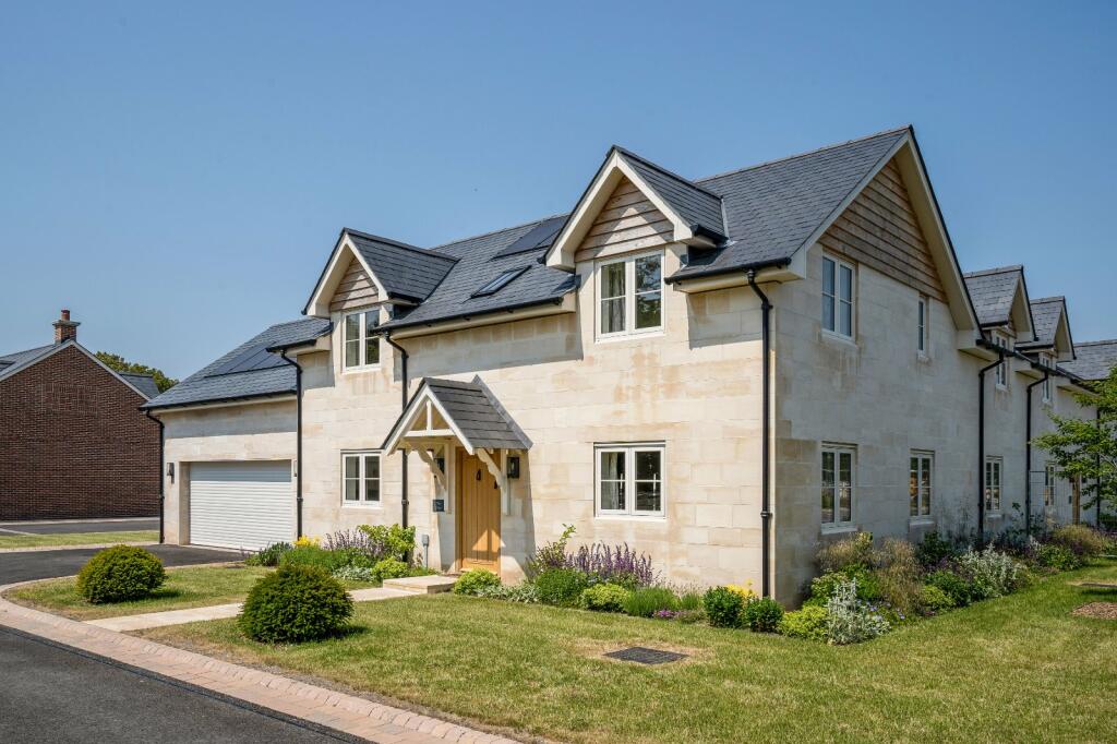 3 bedroom house for sale in Butterfield Close, Netherhampton, Salisbury