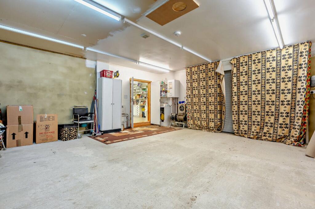 Additional property image - Telscombe Cliffs Way, Telscombe Cliffs, Peacehaven, East Sussex