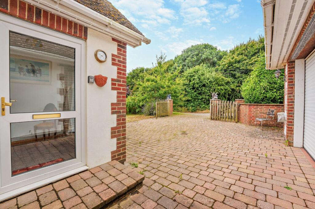 Additional property image - Telscombe Cliffs Way, Telscombe Cliffs, Peacehaven, East Sussex