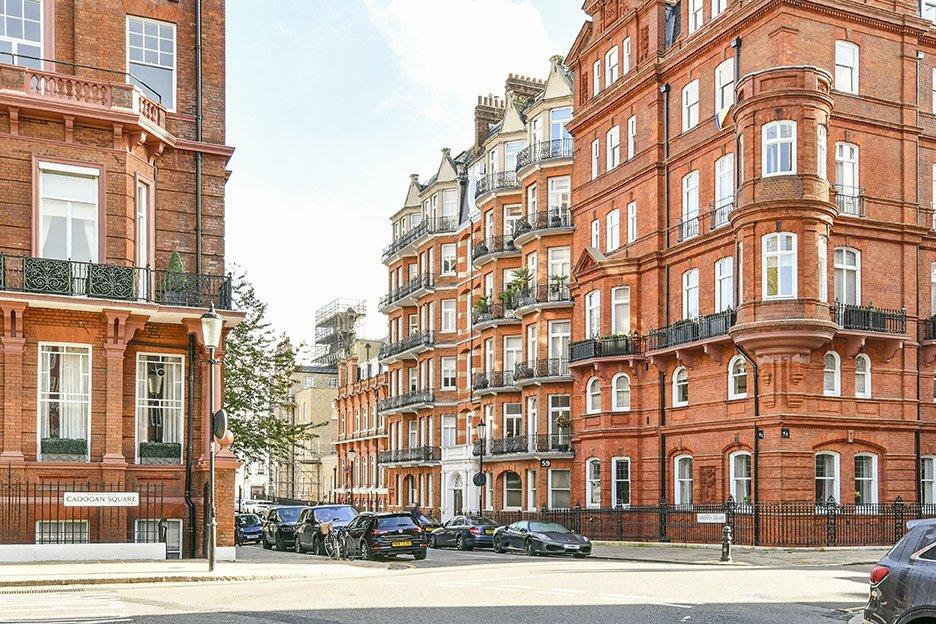 2 bedroom flat for sale in Cadogan Square, London, SW1X
