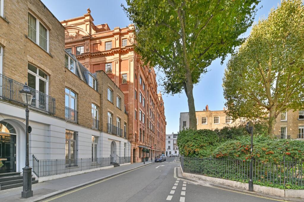 Main image of property: Trevor Square, London