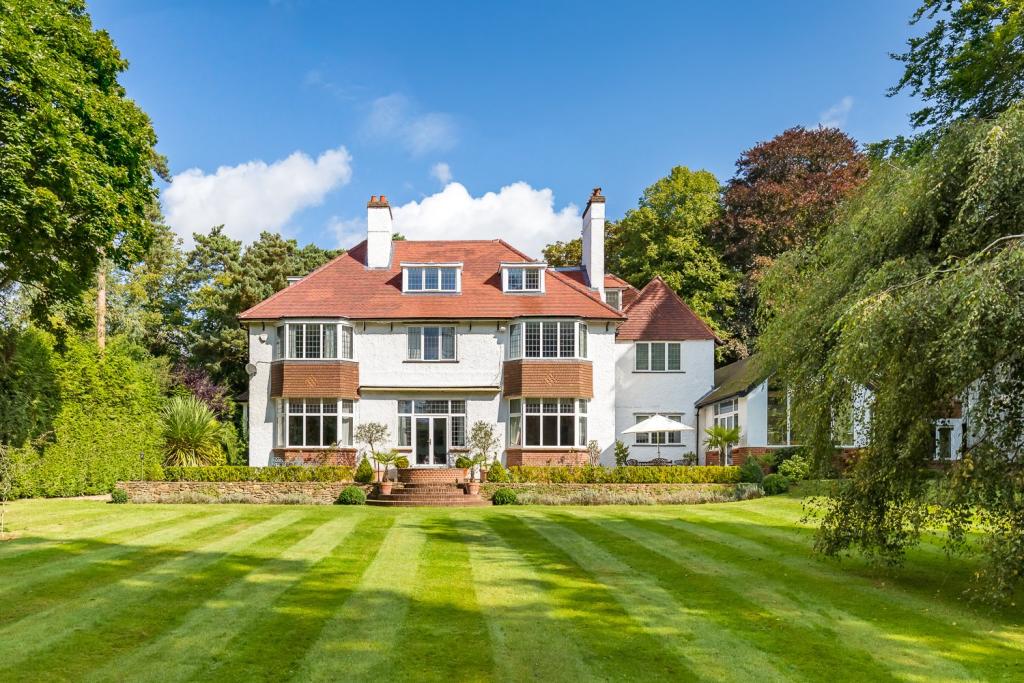 6 bedroom detached house for sale in Hurtmore Road, Hurtmore, Godalming
