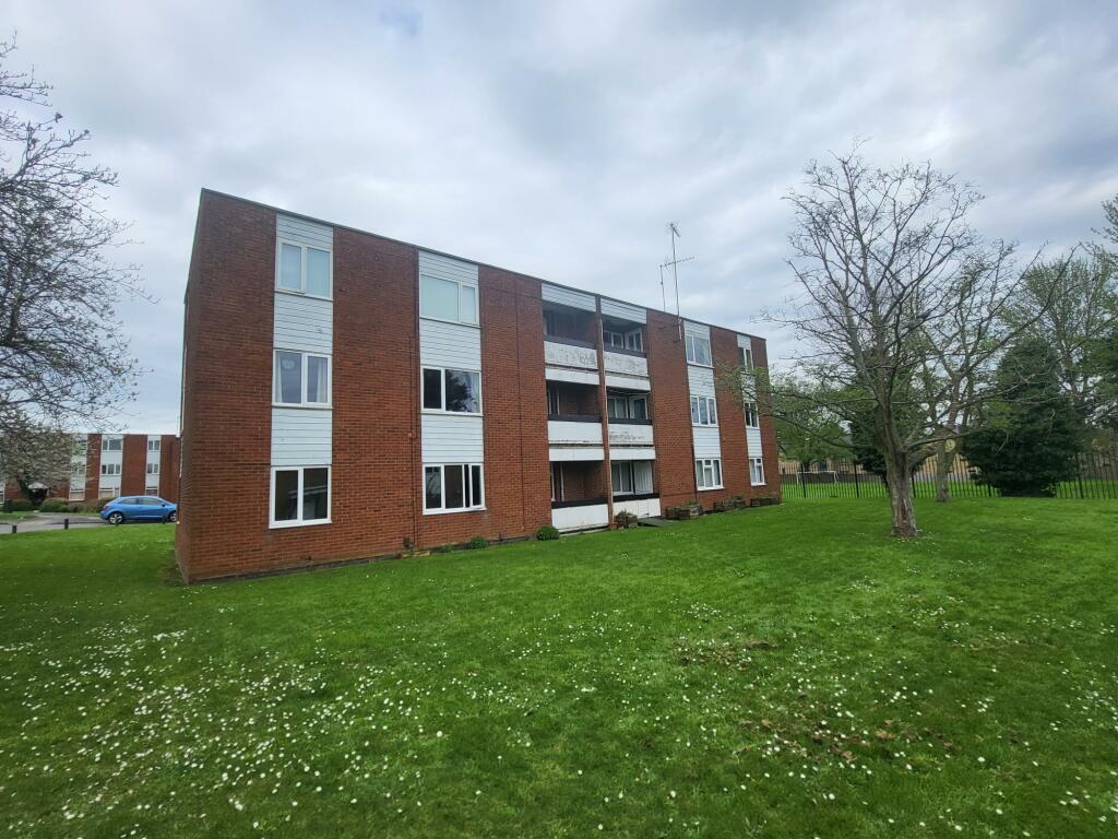 2 bedroom ground floor flat for rent in Chiltern Way, Northampton, Duston, NN5