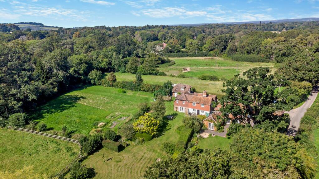 4 bedroom detached house for sale in Hollington Lane, Woolton Hill