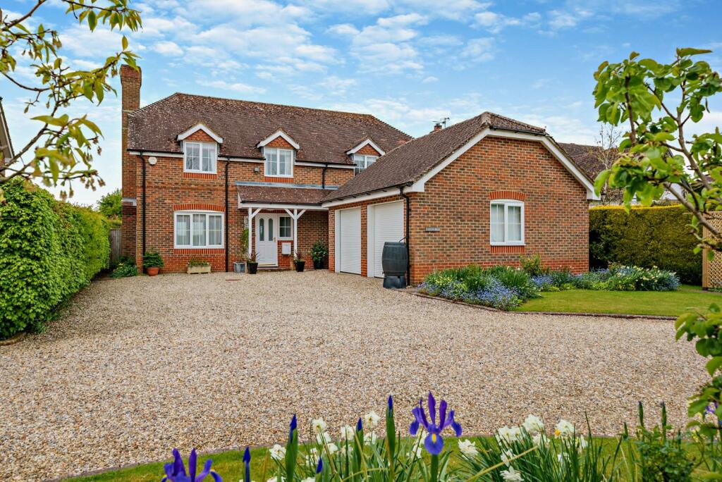 4 bedroom detached house for sale in Down End, Chieveley, Newbury