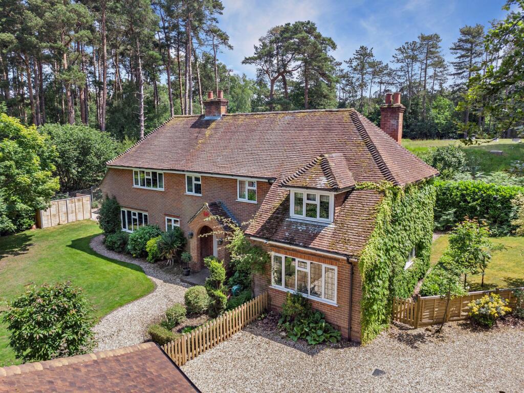 Main image of property: Red Shute Hill, Hermitage, Thatcham, Berkshire