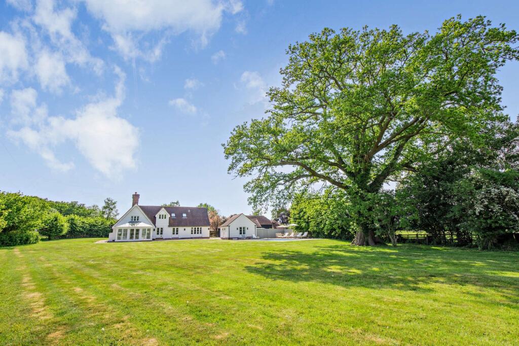 Main image of property: The Avenue, Bucklebury, Reading