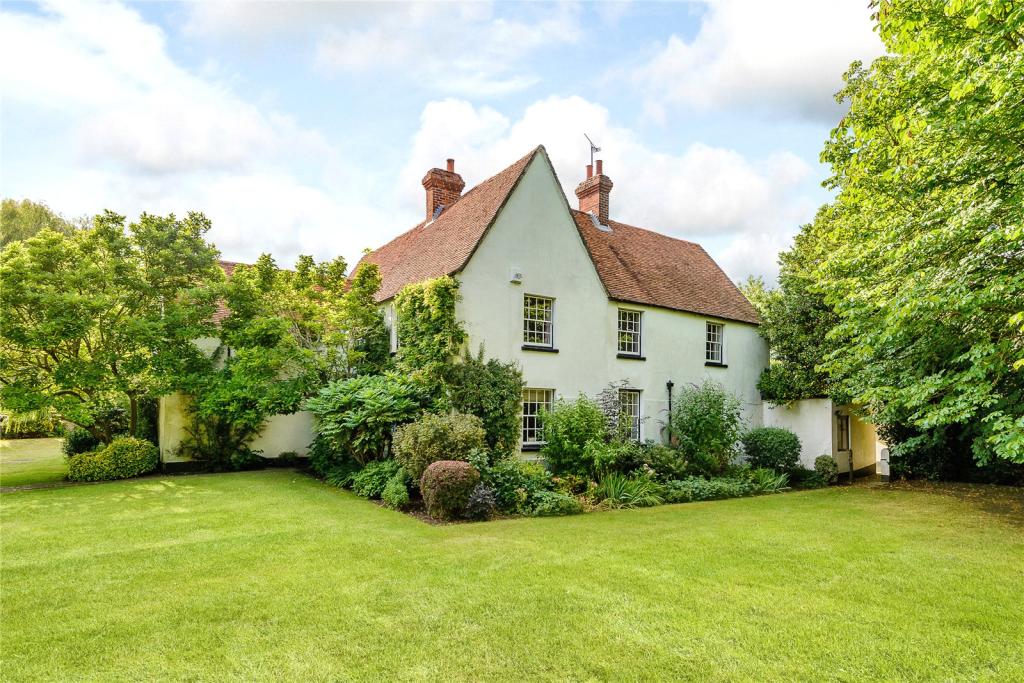 5 bedroom detached house for sale in Long Lane, Shaw, Newbury