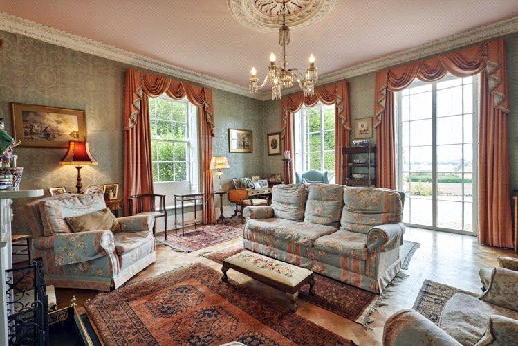 6 bedroom detached house for sale in Mendham, Harleston, Norfolk, IP20