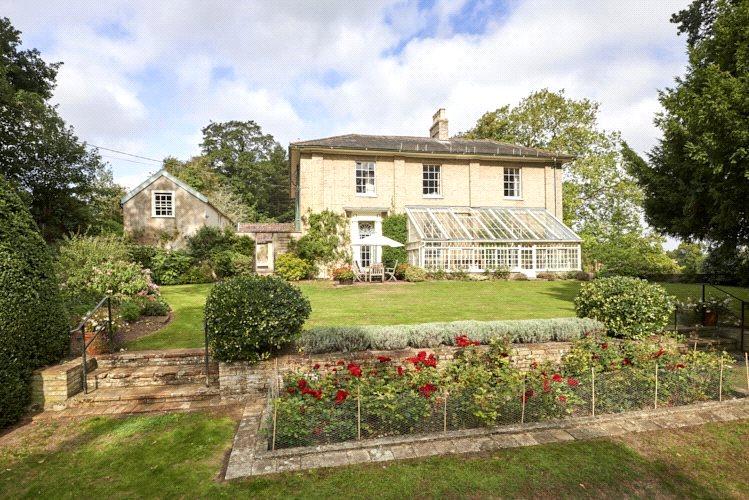 6 bedroom detached house for sale in Mendham, Harleston, Norfolk, IP20