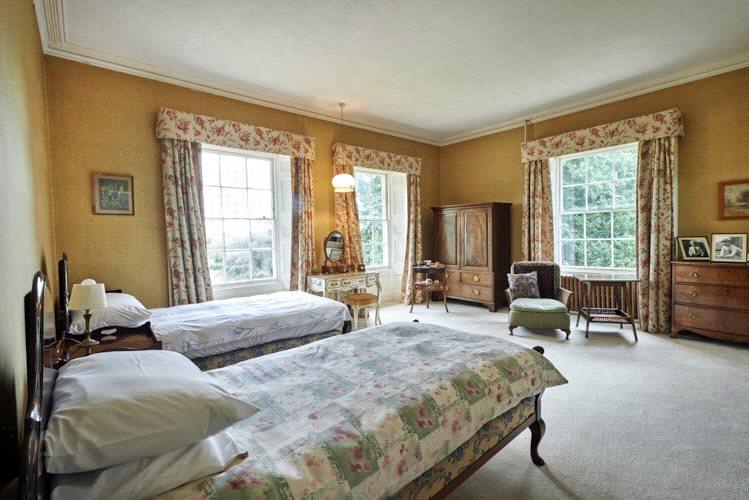 6 bedroom detached house for sale in Mendham, Harleston, Norfolk, IP20