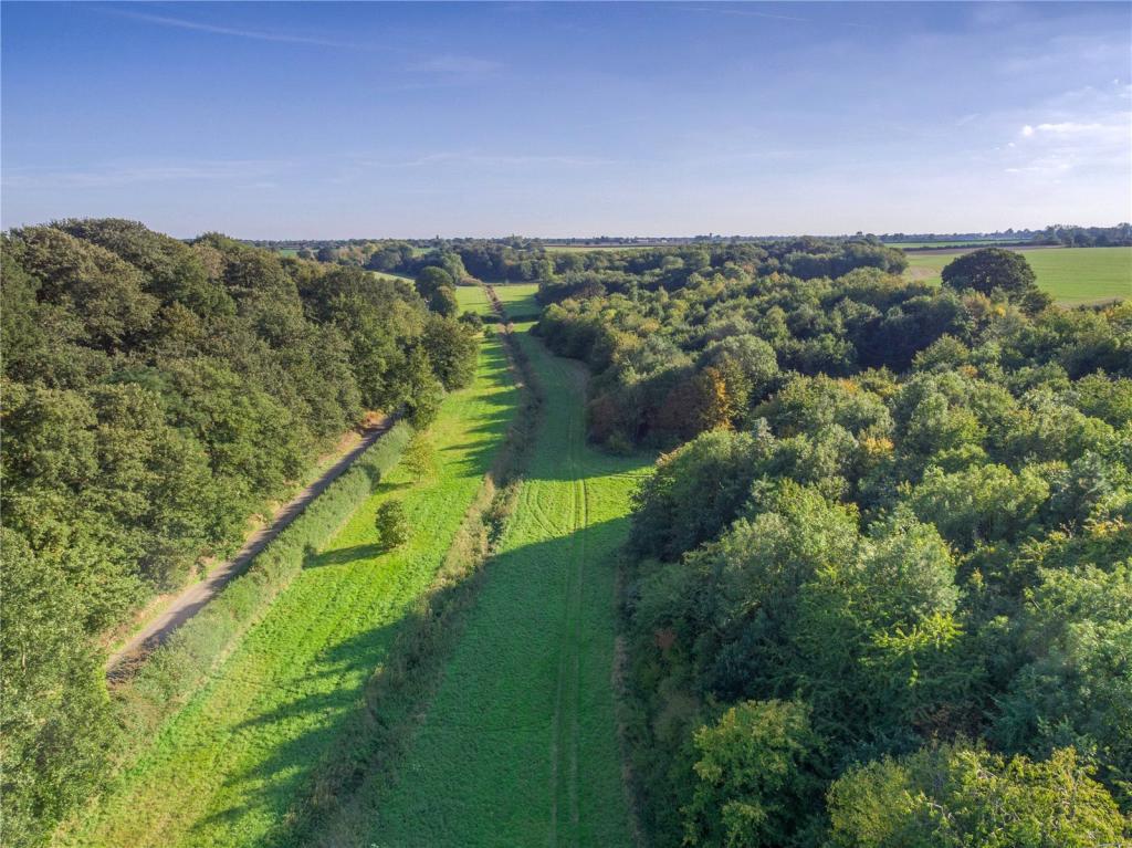 6 bedroom detached house for sale in Mendham, Harleston, Norfolk, IP20