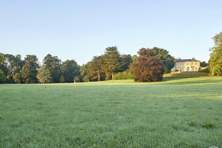 6 bedroom detached house for sale in Mendham, Harleston, Norfolk, IP20