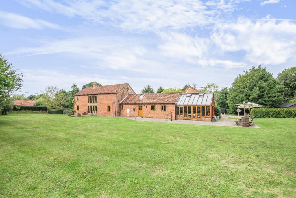 5 bedroom barn conversion for sale in Swaffham Road, Wendling, Norfolk