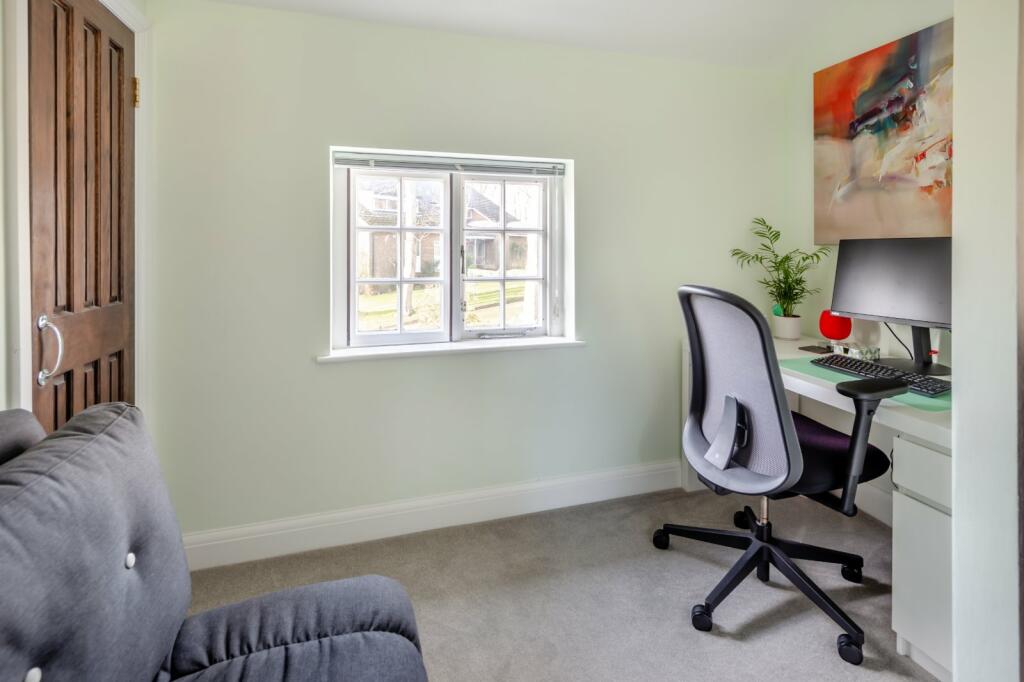 3 bedroom detached house for sale in Abbey Mill Lane, St. Albans, AL3